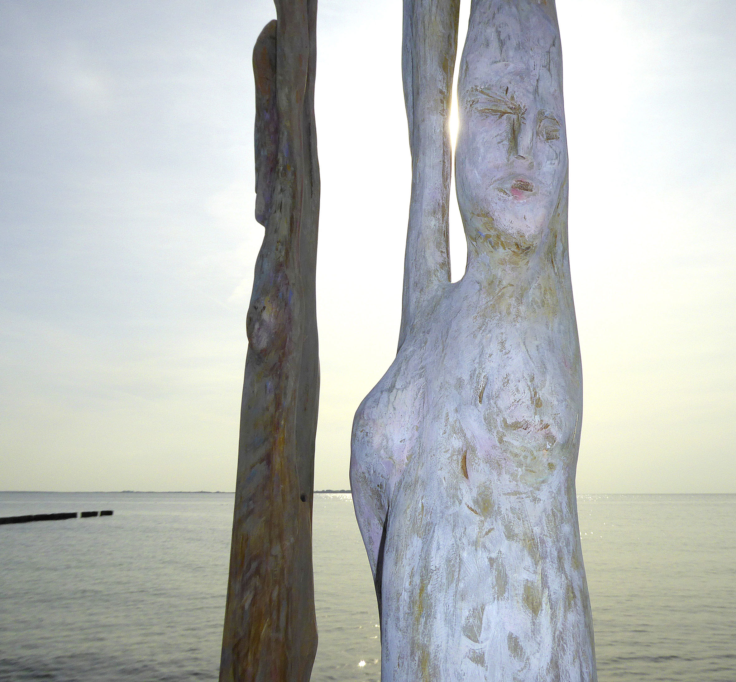 Matthias Gerlach, Traumfänger am Meer. Holz, farbig lasiert